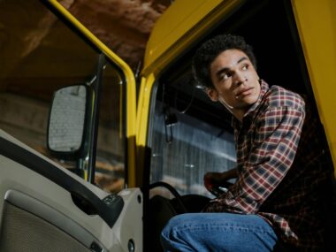 Secure a Job as a truck driver today in Australia 2024